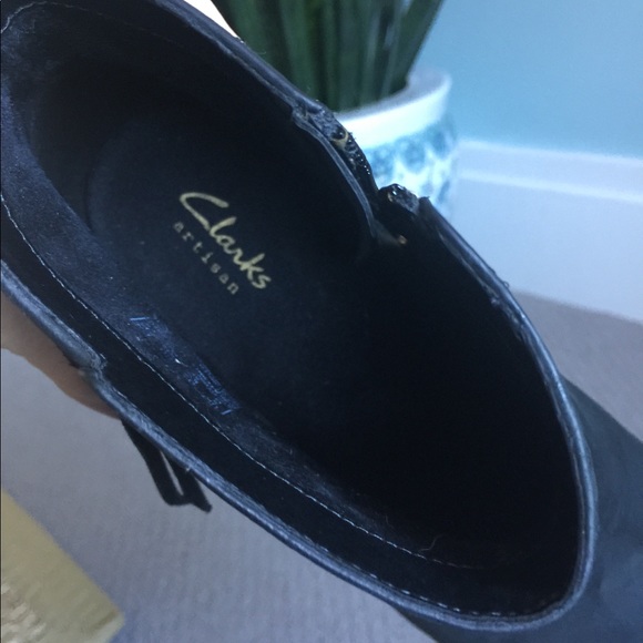 Clark’s booties. Black with fringe. Size 8 1/2 - Picture 6 of 6